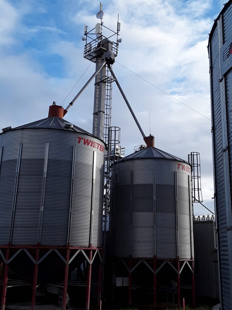 Who needs a hill when you can put an antenna on top of a grain silo?